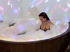 MILF queen unwinds steamy