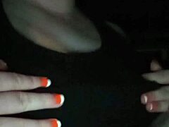 Sweet Vixen Stuns with Curves