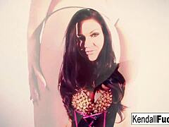 Kendall teases hard with kinky fetish vibe