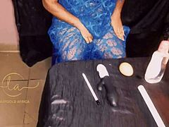 Burglar Seduces Goddess in Heat