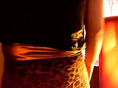 Lucy Diamond twerks with bold charm
