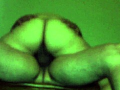 Novinha giving to coroa in amateur close-up