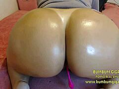 BIG ASS AMATEUR SEDUCES