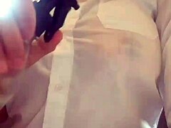 Wet shirt pussy play on cam
