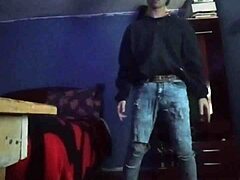 teen babe’s seductive third dance