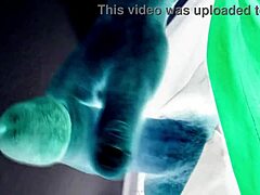 Awesome handjob with teen's finish