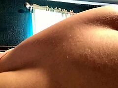 sluicy lips on massive desire