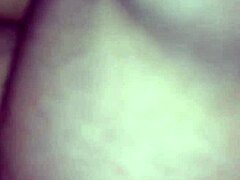 AMATEUR HANDSJOB WITH MADURA