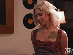 Kiera Cole's Petite Wild Moment