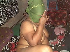 i watched a babe finger her pussy