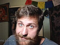 Bisexual vixen shines on cam