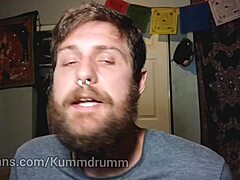 Bisexual vixen shines on cam