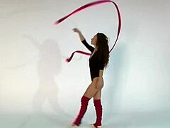 anna ocean’s seductive gymnast allure