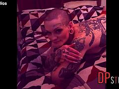 Lyrik’s captivating foot fetish clips