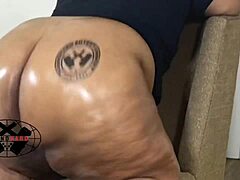 Poundhardxxx's Curvy Star Shines