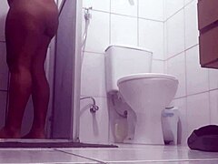 Paty Bumbum’s Curves at Gym