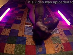 housewife’s sultry foot tease