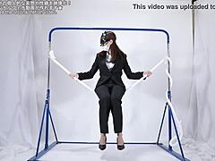 woman explores kinky rope site