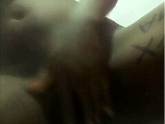 Ever seen a daring fingering session like this one?