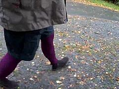Strumpfhose Shines in Outdoor Boldness