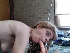 Amateur MILF's hot double dildo play
