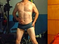 Chicos’ Sensual Webcam Striptease Dance