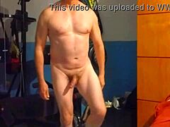 Chicos’ Sensual Webcam Striptease Dance