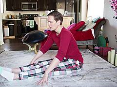 Yoga lesson turns into fierce pussy pounding.