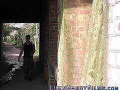 Brit’s Bold Glasses Encounter
