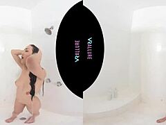 Jade Baker's Hot Solo Bath Vibe
