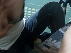 Amateur handjob pushes me to cum hard