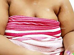 STUNNING TEEN CURVES