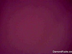 diamond kitty's solo shower moment