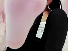 FOOT FETISH BRUNETTE STAR