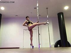 Doris Arnold’s Soulful Striptease