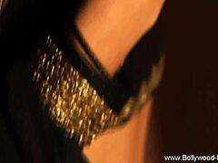 Indian beauty's captivating dance