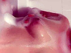 Applebottompawg Invites You for a Messy Bubble Bath Fuck