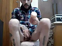 Gay Space Heels' Solo Scene