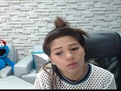 Niley Teases With Her Huge Natural Tits Live