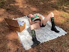 i make picnics fun with toys
