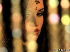 Indian dancer's sultry vibes