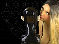 Big Boobs, ASMR Kisses Close
