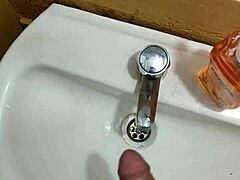 my daring bathroom solo moment