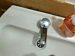 my daring bathroom solo moment