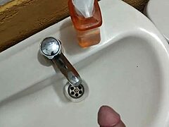 my daring bathroom solo moment