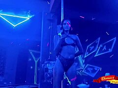 Nubile vixen deep clip