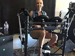 Gorgeous artist bares soul through rhythm
