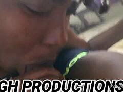 Ebony lover savors quick intimate thrill
