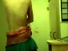 Young Blonde's Webcam Body Reveal