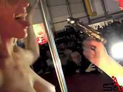 Blonde Redhead Duo Gets Bold Outside